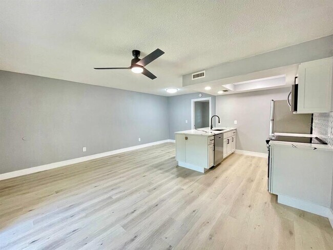 Foto del edificio - 4508 S Oak Dr