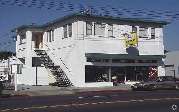 Building Photo - 22125 Mission Blvd