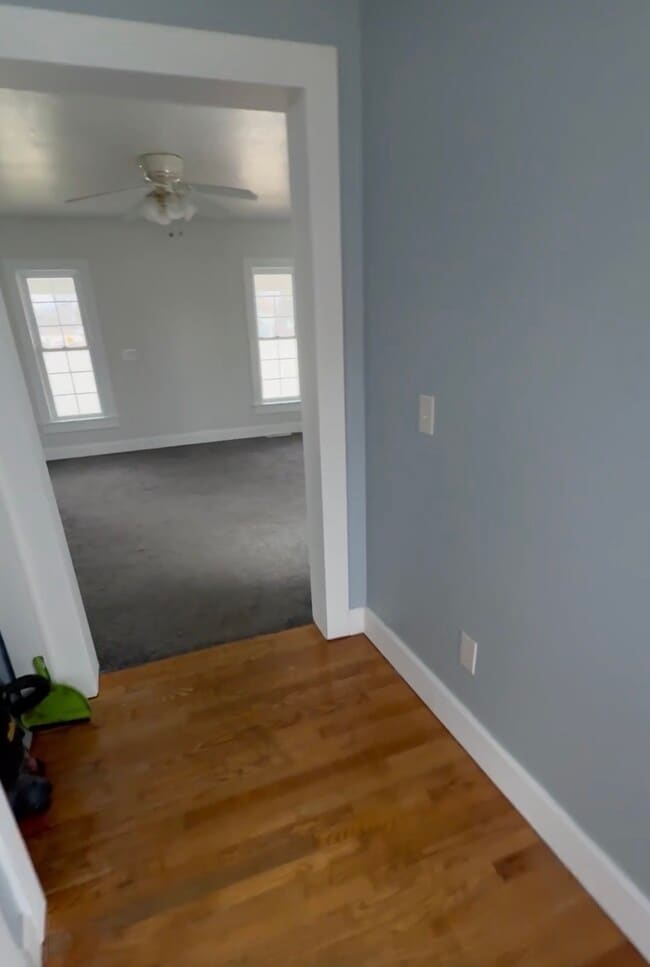 Building Photo - 4689 Center St