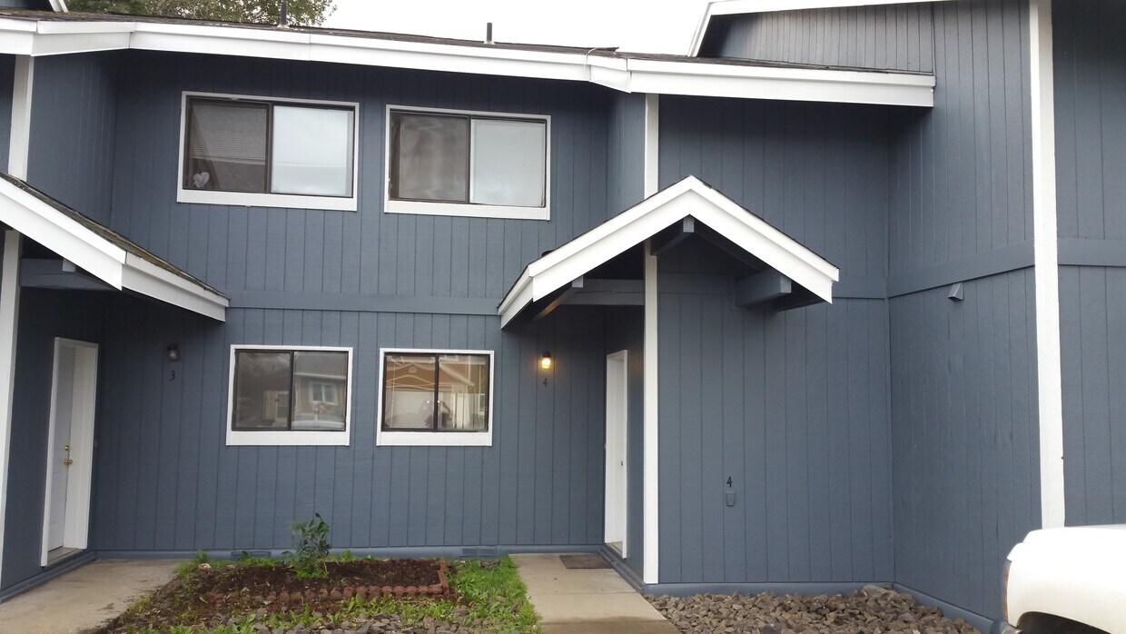 Primary Photo - 184 Palace Cir