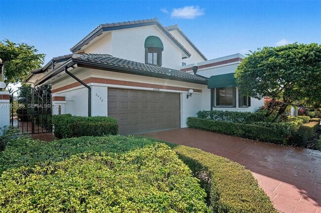 Foto del edificio - 6438 Via Rosa