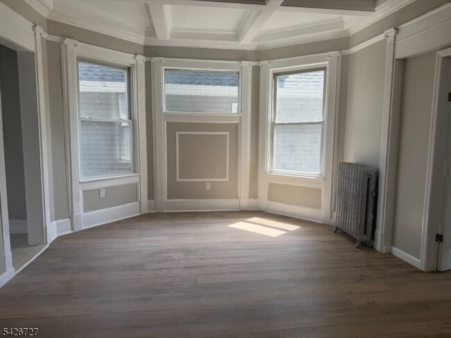 Building Photo - 37 Mapes Ave