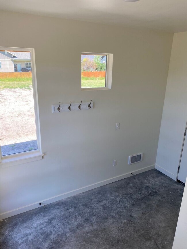 Building Photo - Brand New 1 Bedroom 1 Bathroom - Gorgeous ...