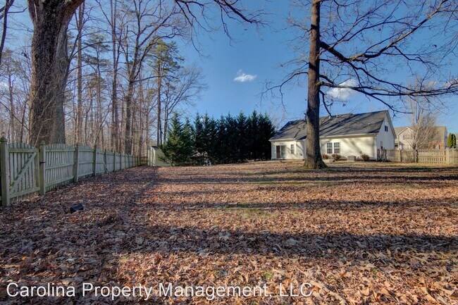 Building Photo - 4 br, 2 bath House - 2712 Thornburg Ct