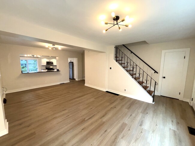 215 Magnolia Ave