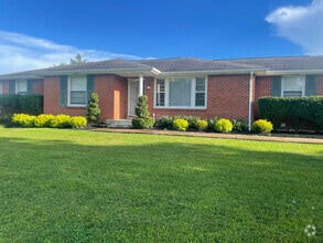 Building Photo - 208 General Roberts Dr