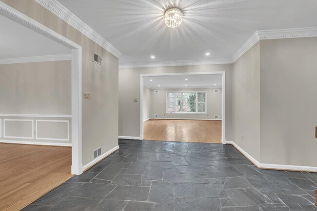 Foto del edificio - 8616 Chateau Dr