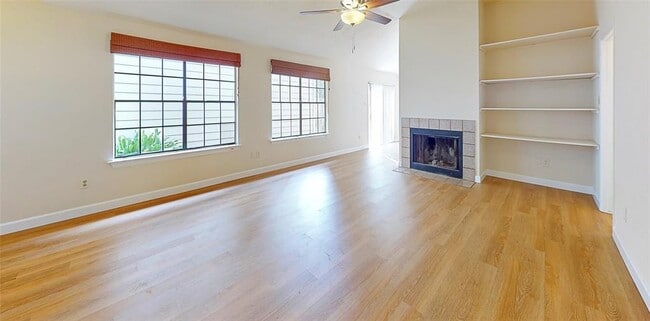 Building Photo - 7723 High Village Dr