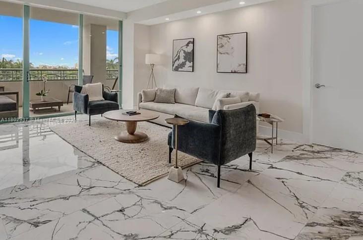 Foto principal - 3400 SW 27th Ave