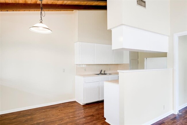 Building Photo - 1511 Shoal Creek Blvd