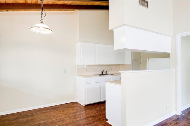 Foto del edificio - 1511 Shoal Creek Blvd