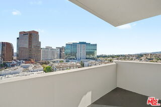 Foto del edificio - 969 Hilgard Ave