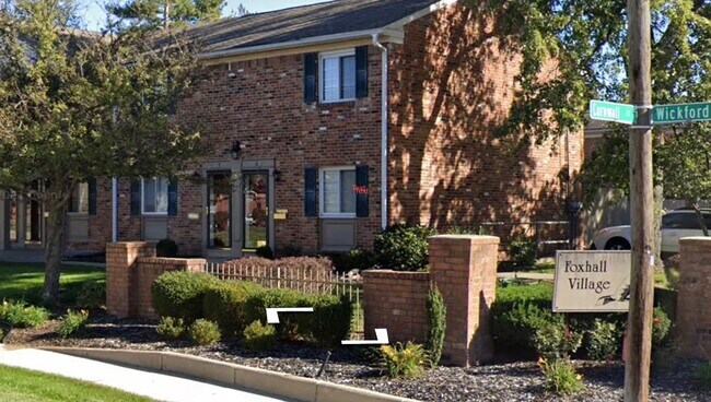 Foto del edificio - 4902 Wickford Dr E