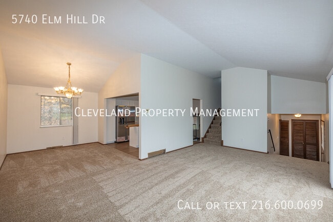 Foto del edificio - 5740 Elm Hill Dr