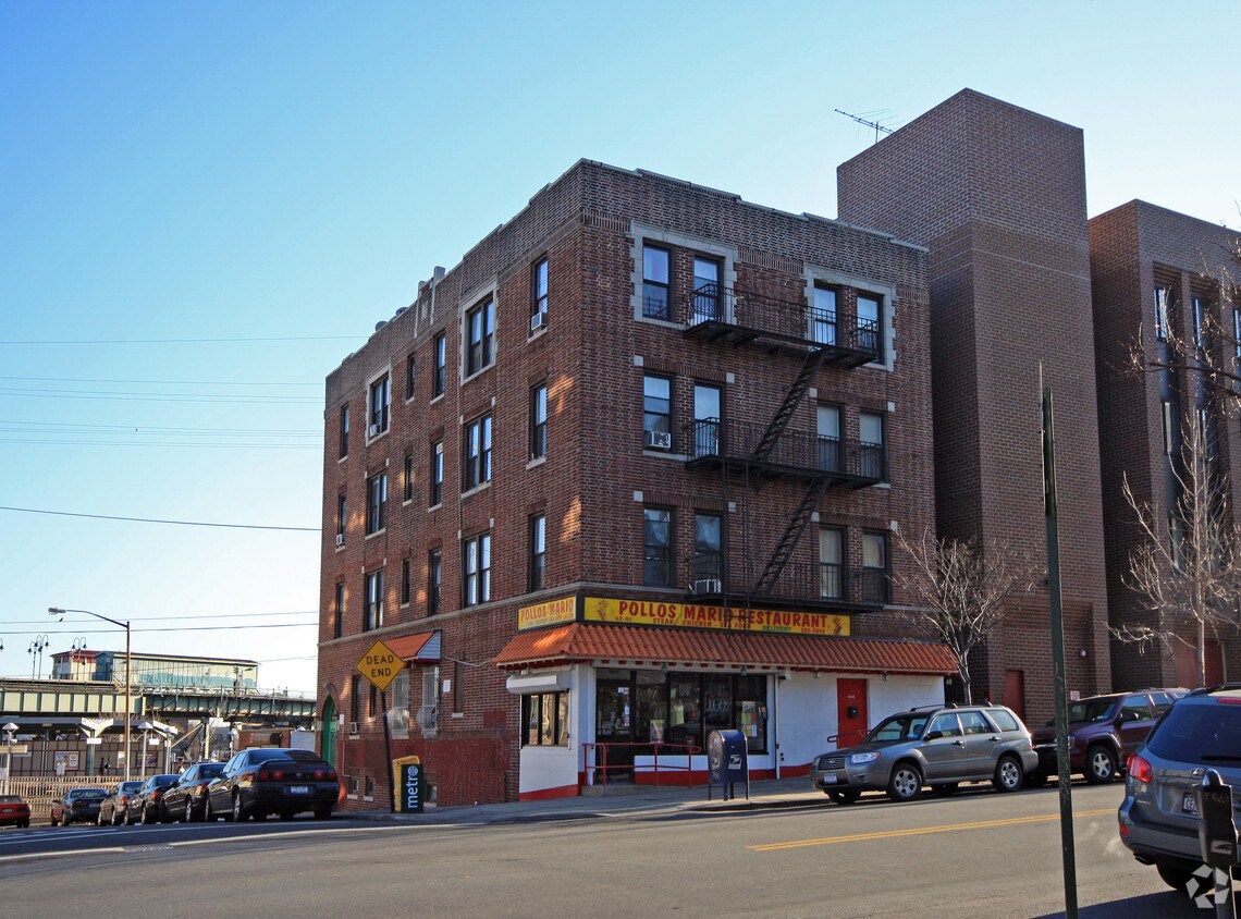 Primary Photo - 3975 62nd St