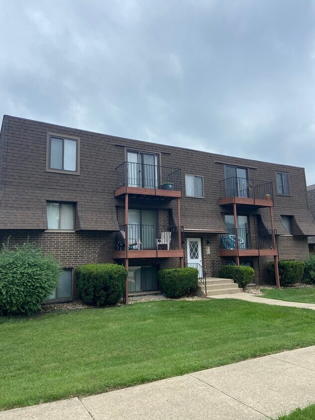 1115 Elizabeth Ct Unit 2, Crest Hill, IL 60403 Condo for Rent in