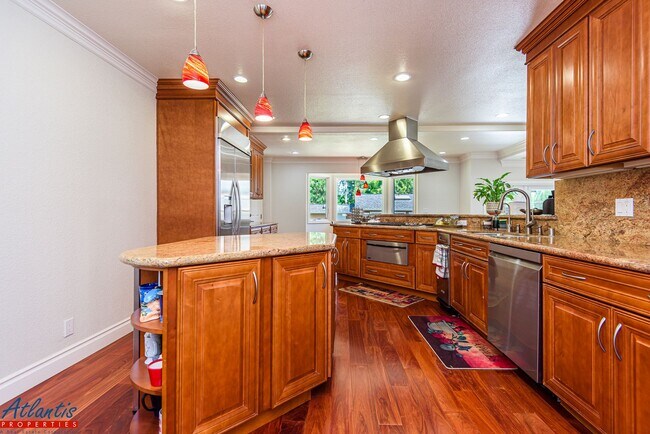 Foto del edificio - Stunning Home | Desirable Neighborhood | D...