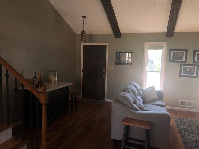 Foto del edificio - 3933 Loring Ln