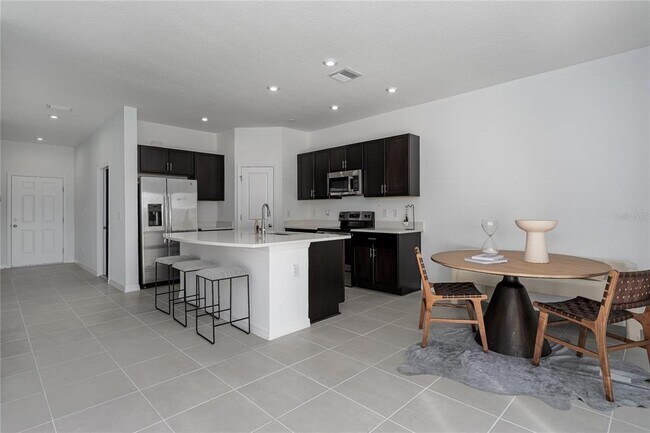 Foto del edificio - 6345 Willowside St