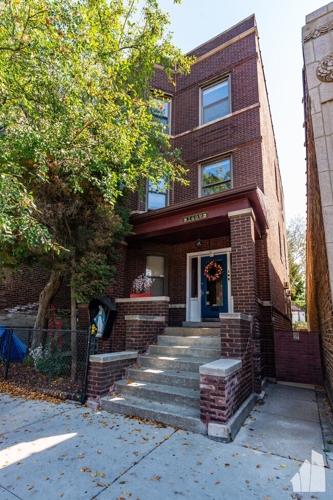 Building Photo - 2609 W Chicago Ave