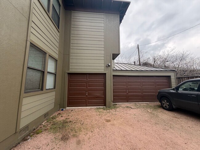 Foto del edificio - 1038 E 43rd St