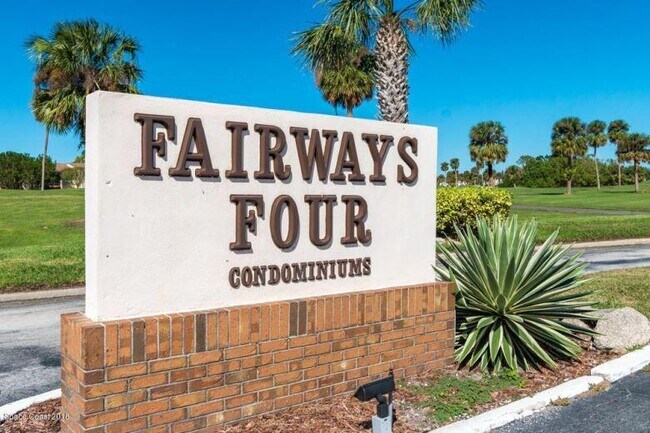 Foto del edificio - 2250 Golf Isle Dr