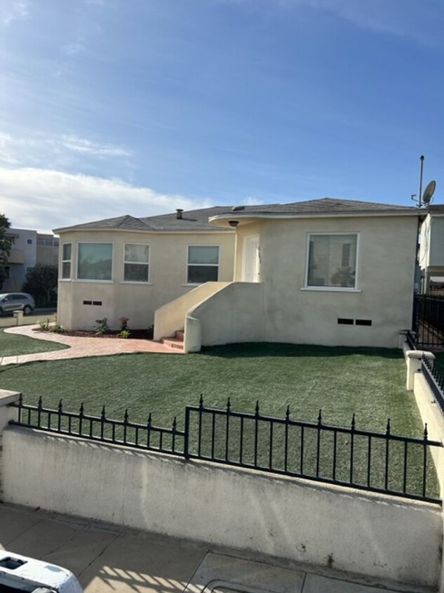 Primary Photo - House for Rent in Point Loma