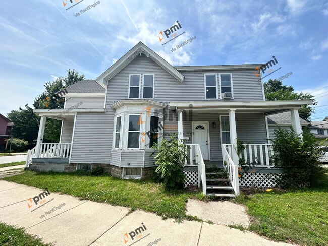 Building Photo - 215 Lafayette St