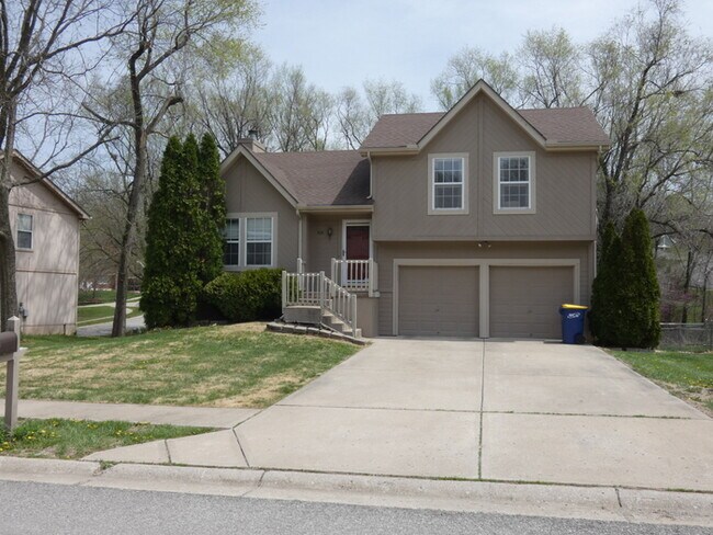 Building Photo - Beautiful Home in Smithville!