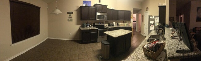 Foto del edificio - 8173 Verdura St