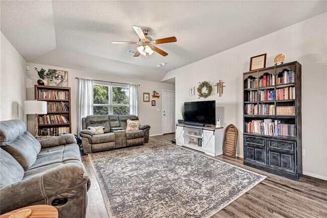 Foto del edificio - 1221 S Ivory Bill Ln