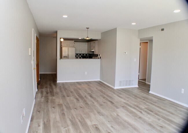 Foto del edificio - 832 Bloomfield Village Blvd
