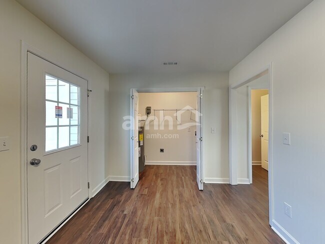 Foto del edificio - 31 Wolf Creek Ln