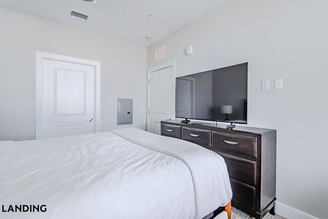 Foto del edificio - 2361 Commerce Park Dr NE