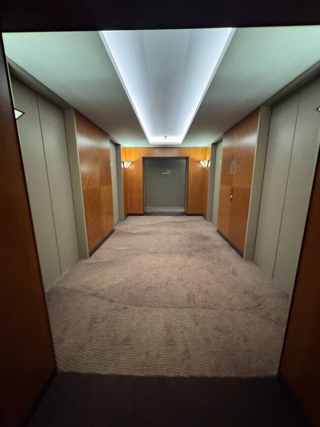 Foto del edificio - 150 W 56th St