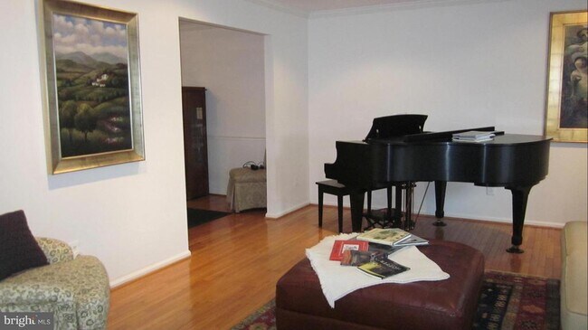 Foto del edificio - 2211 Goldentree Way