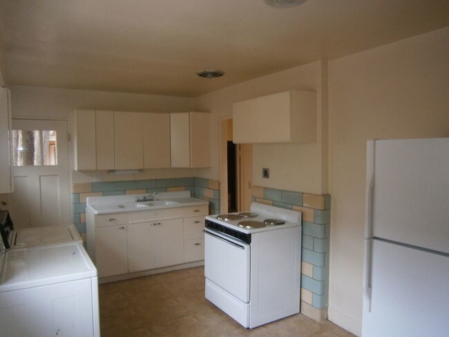 Foto del edificio - 308 West Gomez Road