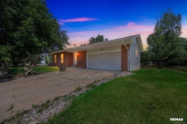 Building Photo - 3636 Royal Dr