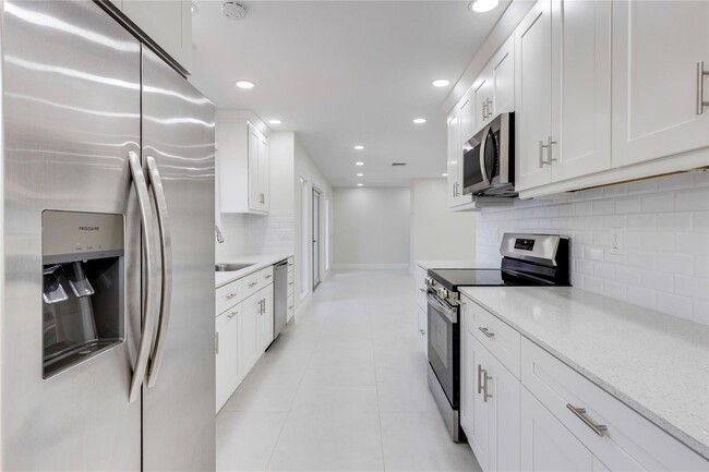 Foto del edificio - 4820 Tyler St