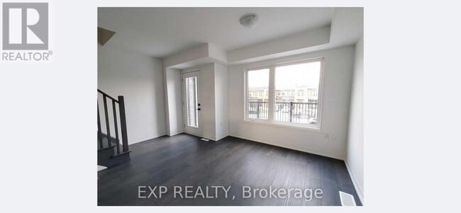 Photo du bâtiment - 19 Fairlane Ave