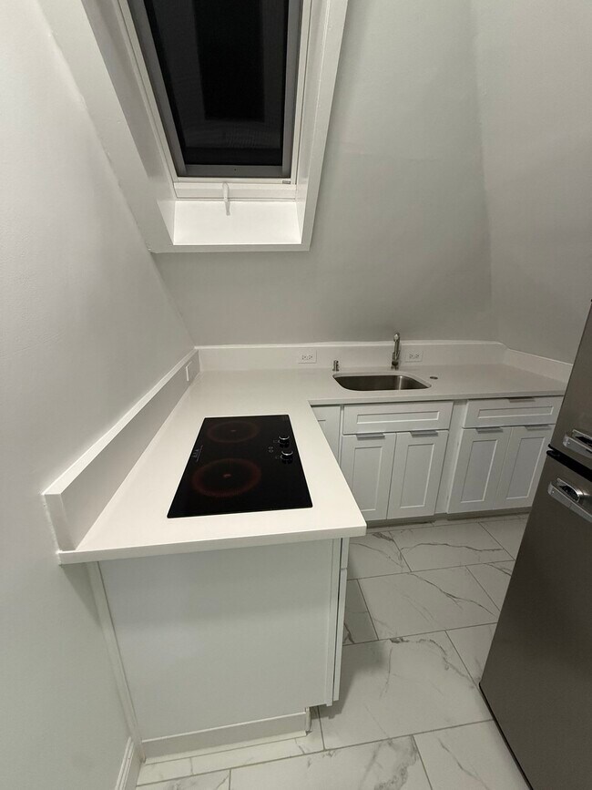 Building Photo - 9 Winton St