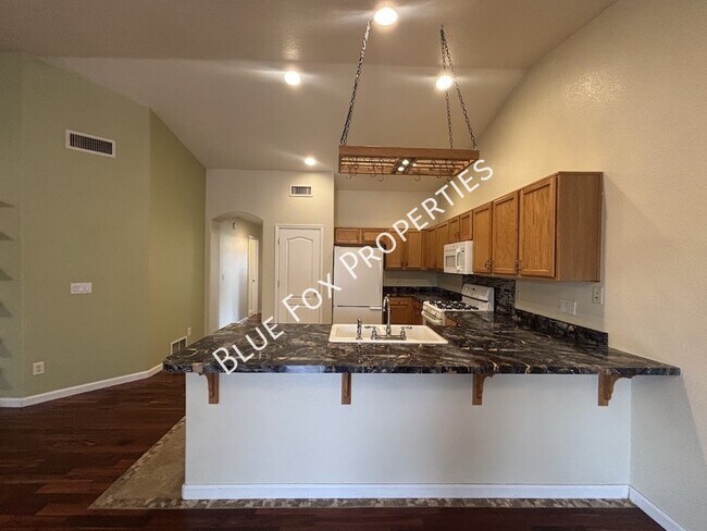 Foto del edificio - 3149 S Quinn Dr