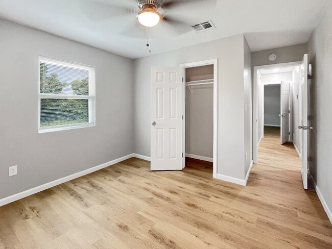 Building Photo - 316 Counsel Dr