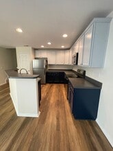 Building Photo - 37 Sunbriar Ln