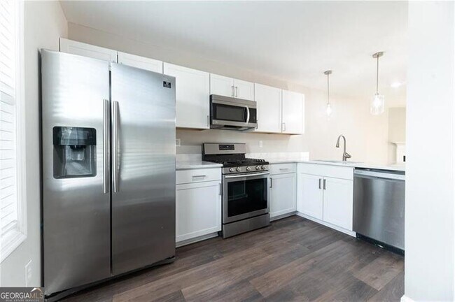 Foto del edificio - 547 Harbor Lake Ct