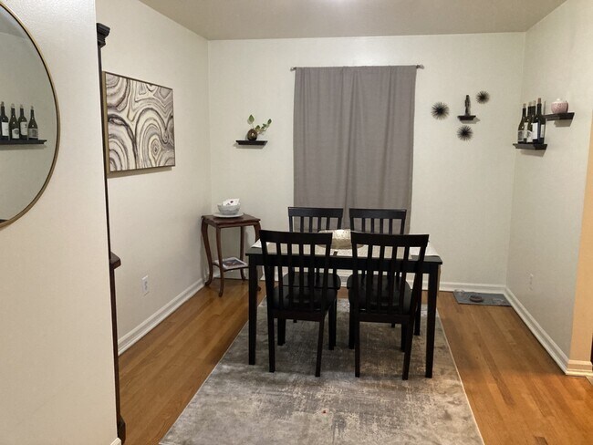 Foto del edificio - 494 Kenwood Ave