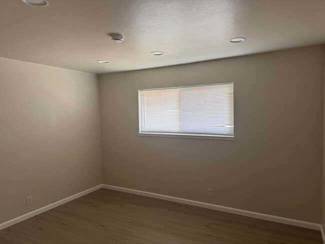 Building Photo - 5169 San Juan Ave