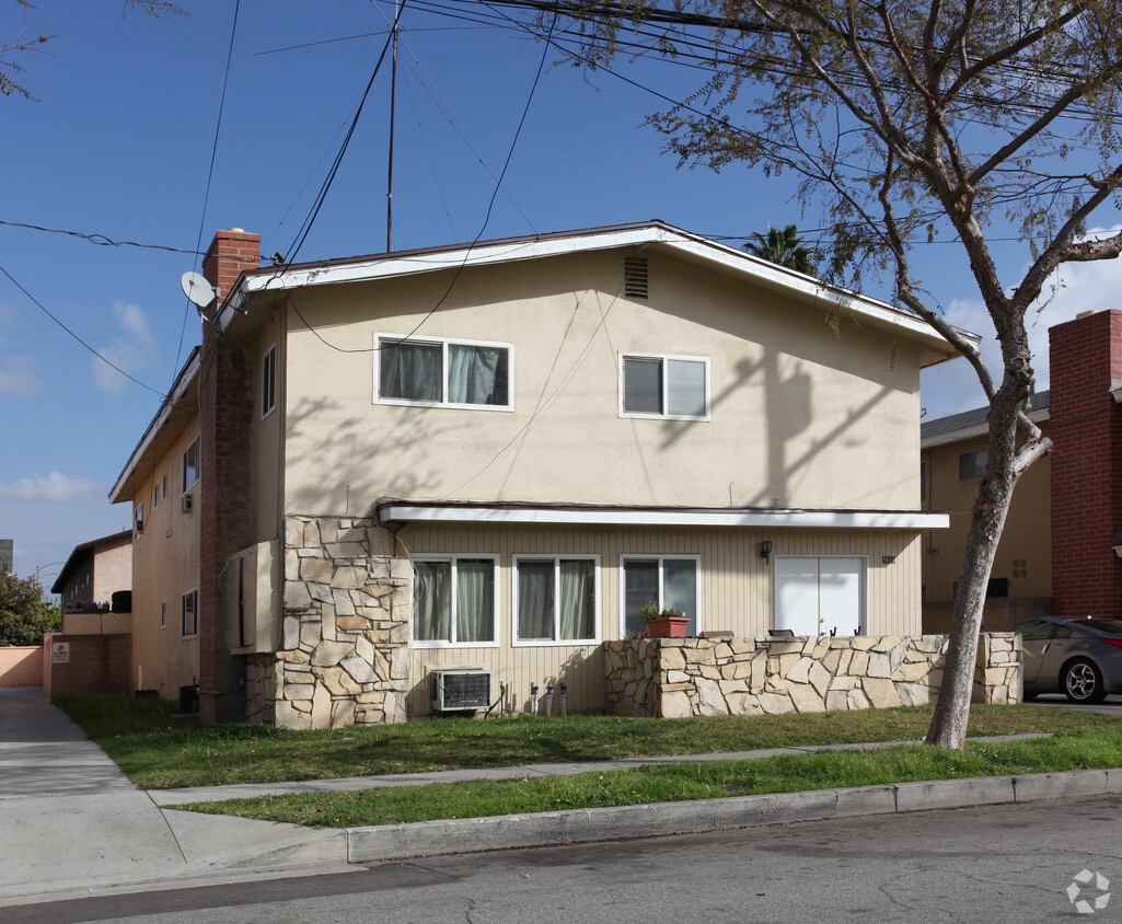 Building Photo - 9629-9630 Belmont St