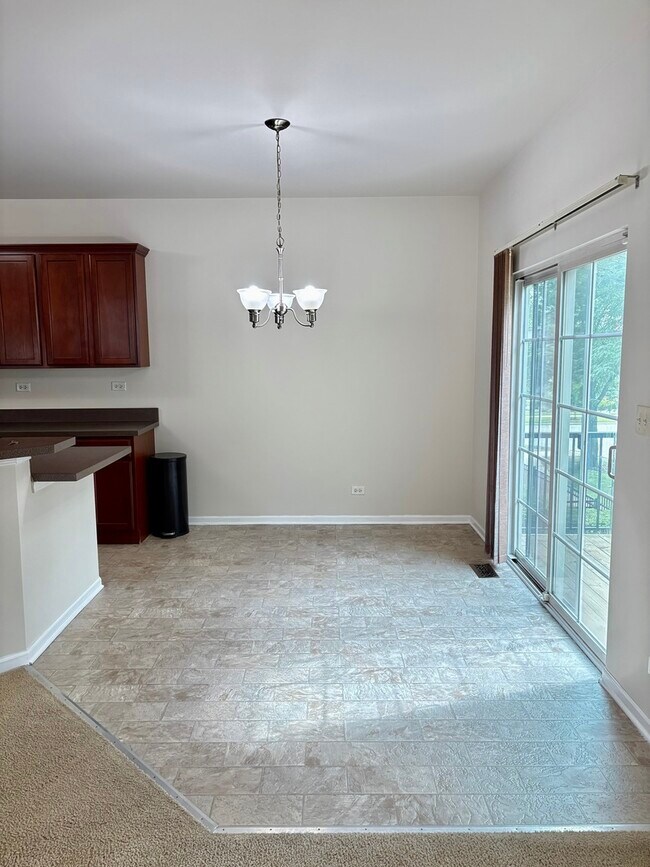 Building Photo - 429 Grosvenor Ln