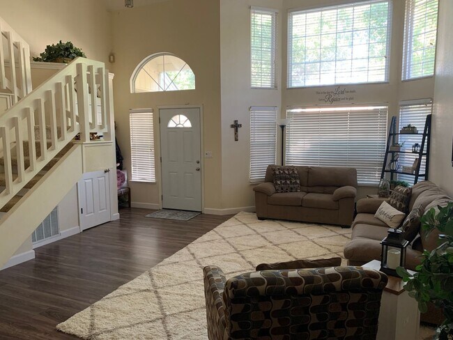 Foto del edificio - Do Not Disturb The Tenant!